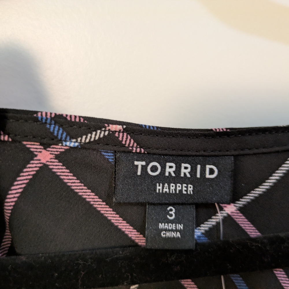 New with tags!Torrid Black and Pink Plaid Blouse - Picture 4 of 12